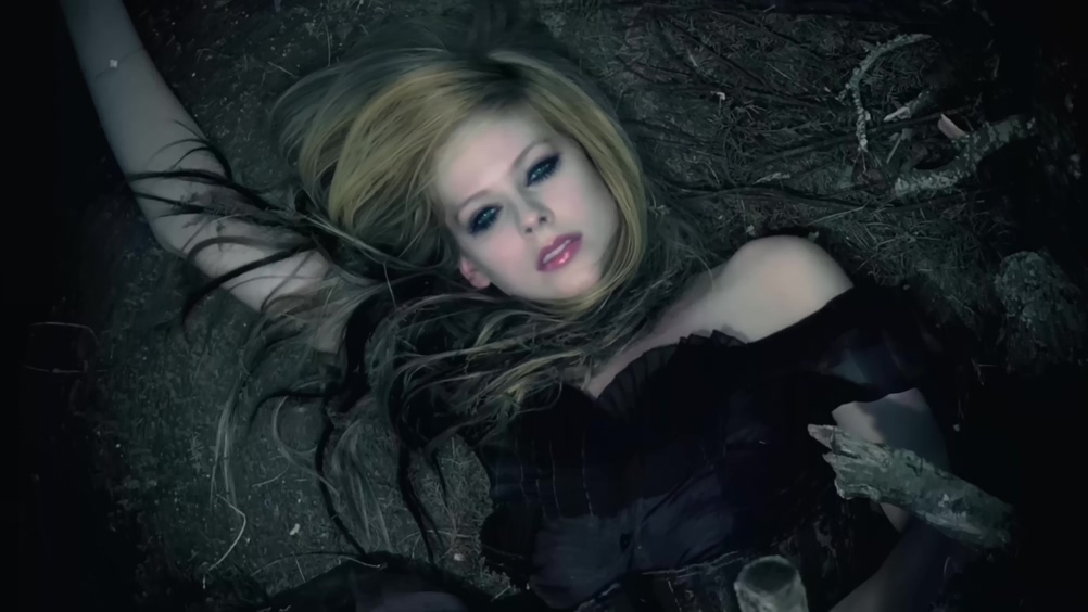 Avril Lavigne – Alice (Official Video)