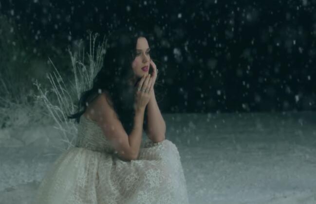 Katy Perry – Unconditionally (Official) 高清MV