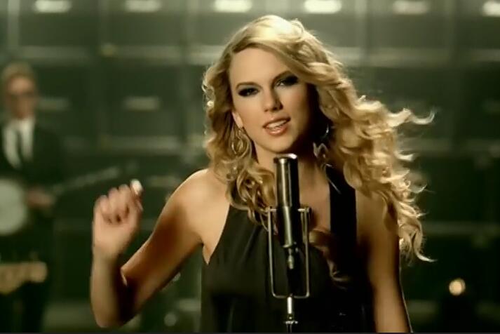 Taylor Swift – Picture To Burn 720p MV